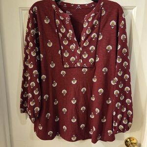 Kim Rogers Women's Maroon Floral Split-Neck Top